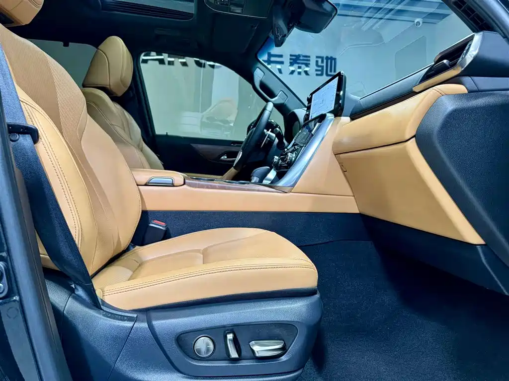 Lexus LX 700h Lingjie Edition 2025