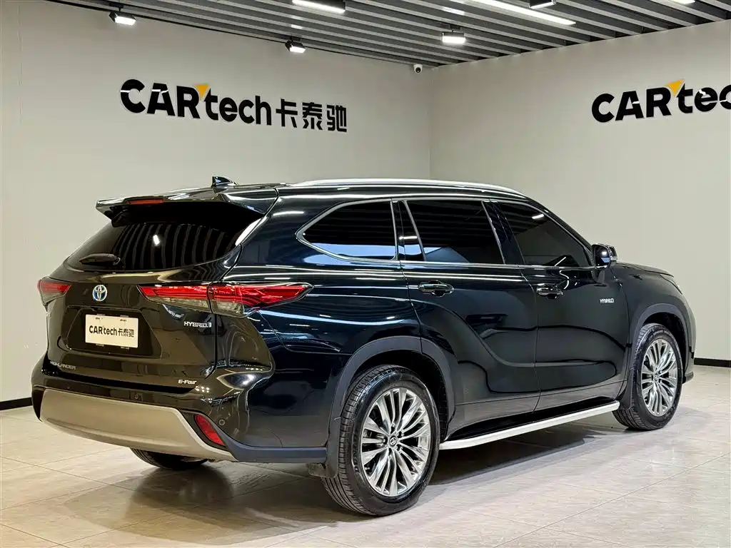 Highlander 2023 2.5L HEV AWD Premium 7-Seater