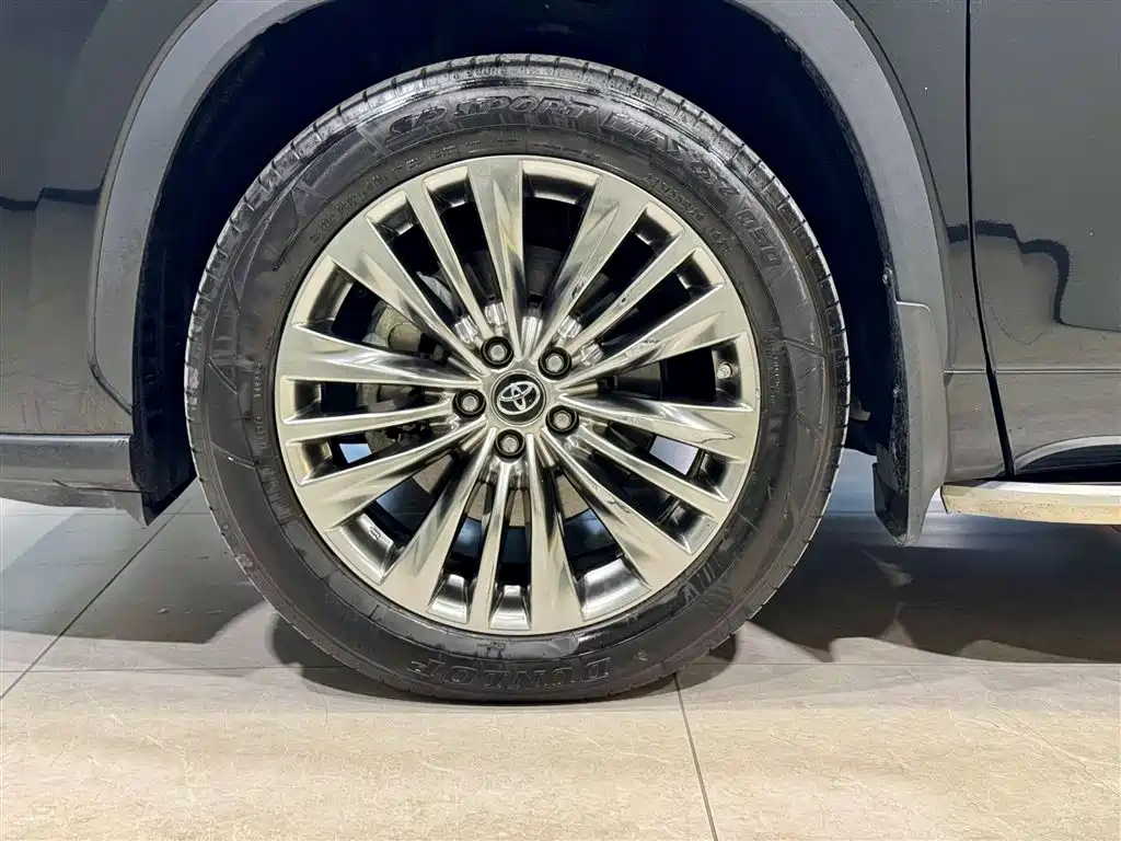Highlander 2023 2.5L HEV AWD Premium 7-Seater