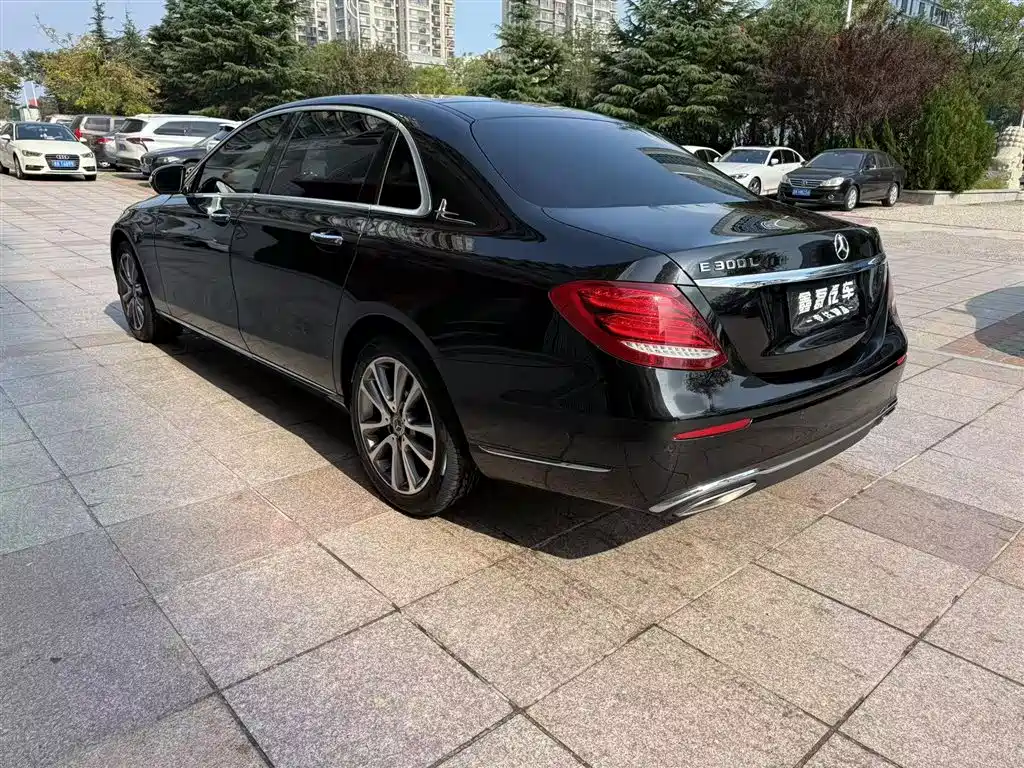 Mercedes-Benz E-Class 2018 E 300 L Luxury