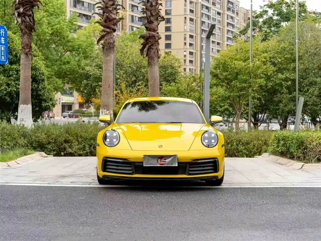 Porsche 911 Carrera