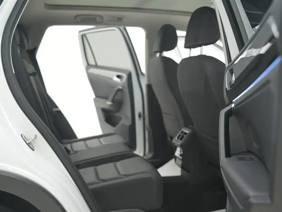 Volkswagen Tayron 2022 model 330TSI 2WD Luxury Smart Connect Edition Plus