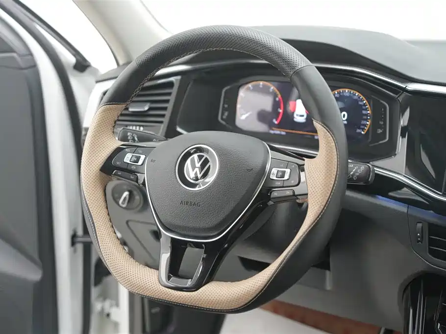 Volkswagen Tayron 2022 model 330TSI 2WD Luxury Smart Connect Edition Plus