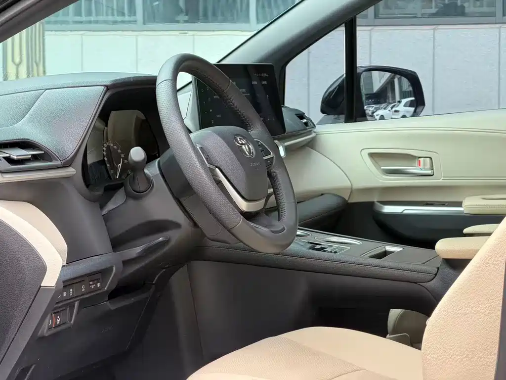 Granvia 2024 2.5L HEV Noble PLUS