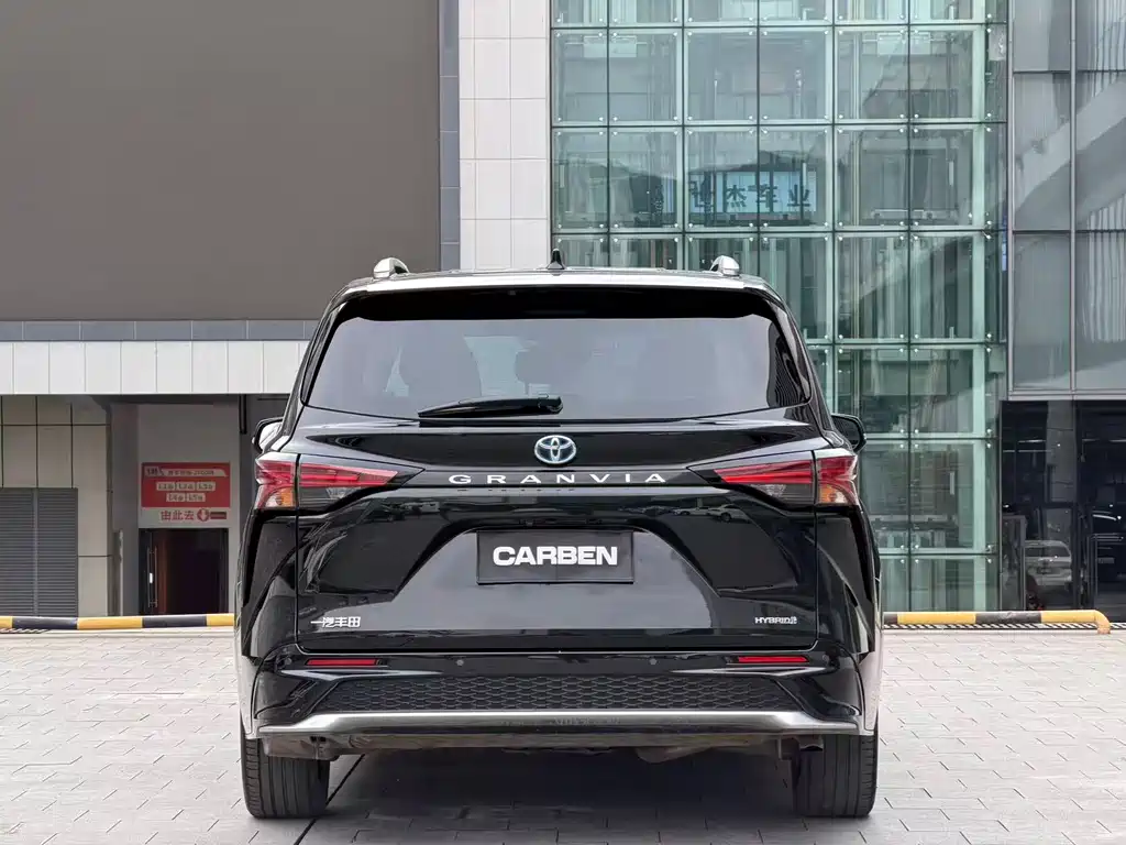 Granvia 2024 2.5L HEV Noble PLUS