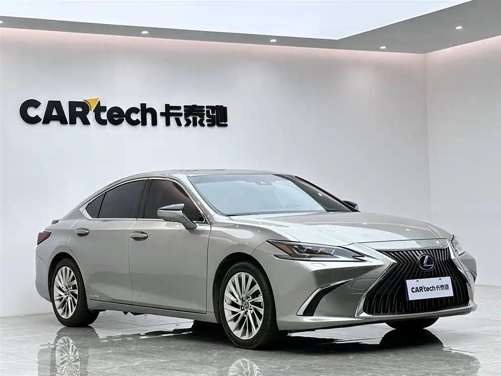 Lexus ES 300h Executive Edition