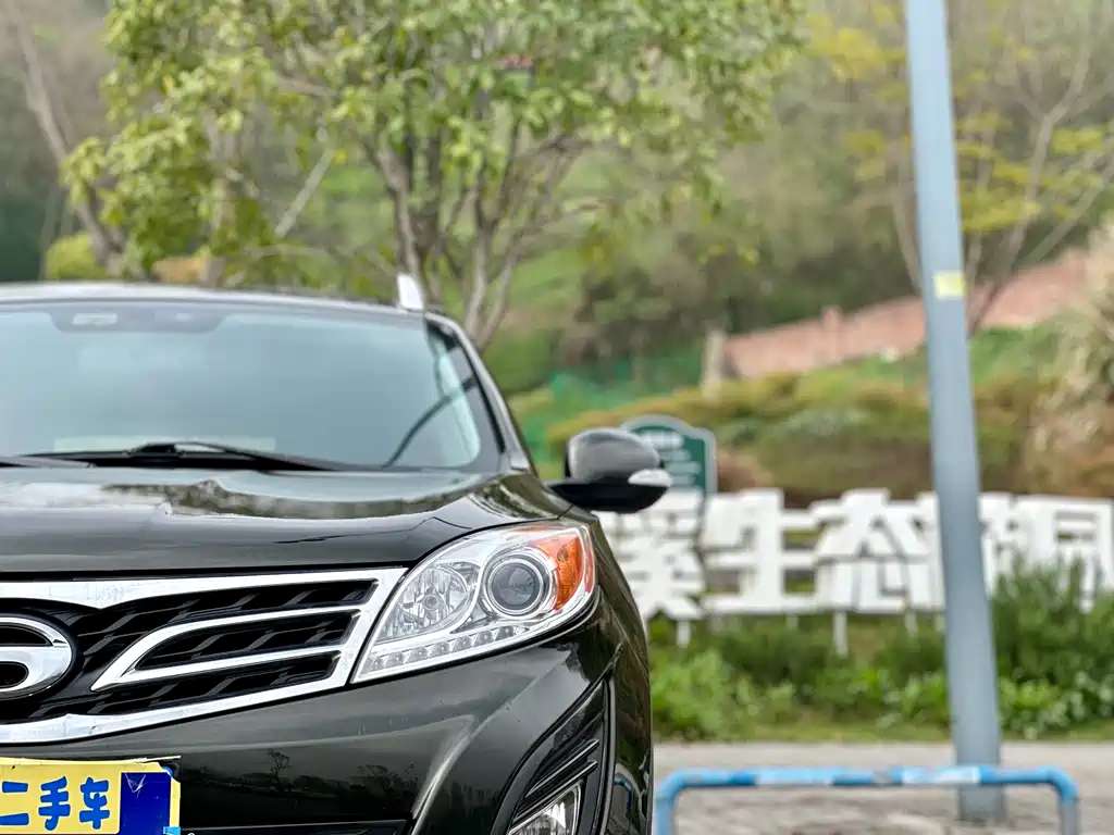 Trumpchi GS5 2014 2.0L Manual FWD Anniversary Edition