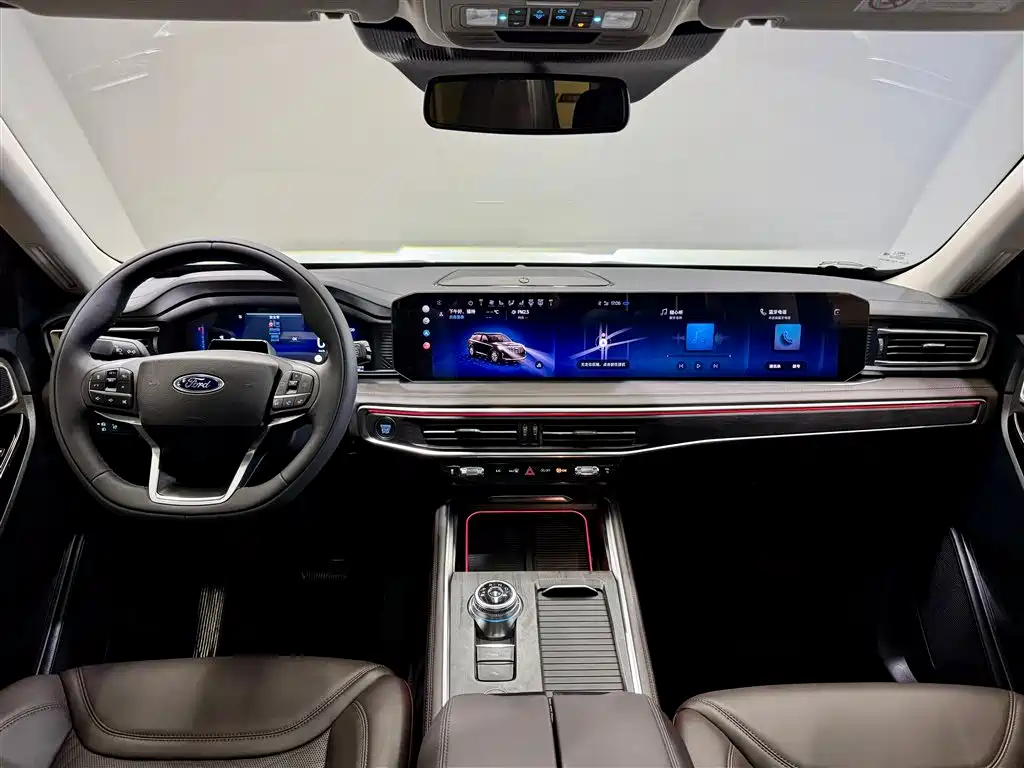 2024 Ford Explorer 2.3T EcoBoost 4WD Titanium Edition 7-Seater