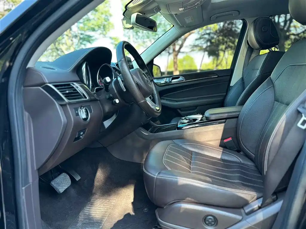 Mercedes-Benz GLS 400 4MATIC Luxury