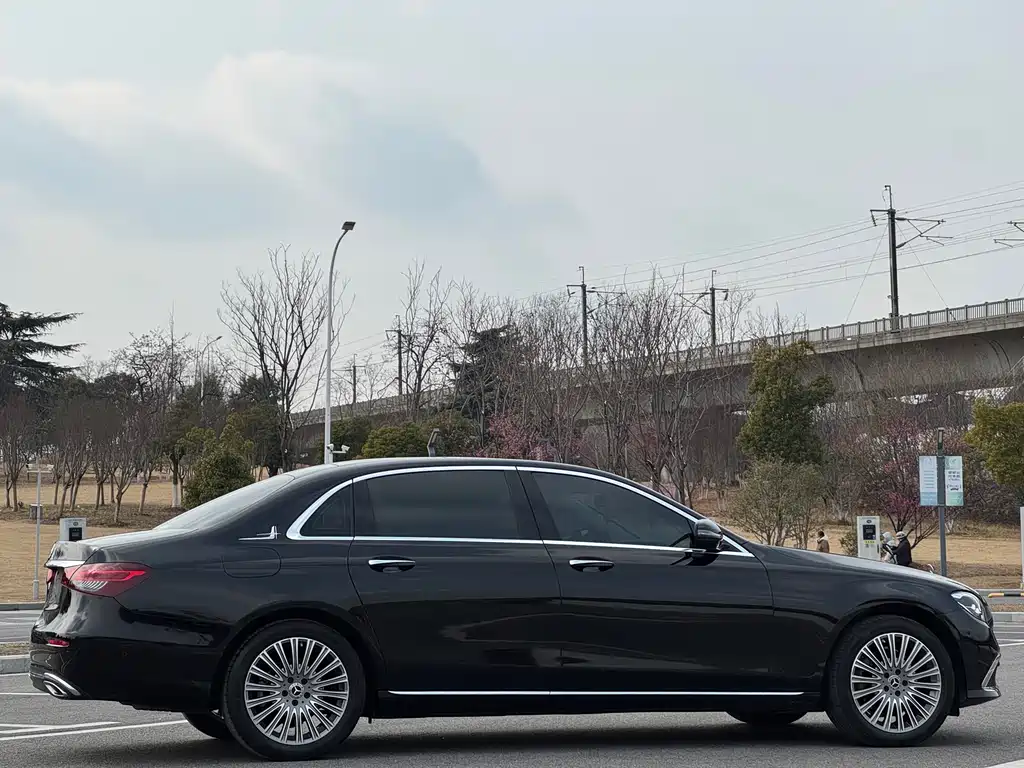 Mercedes-Benz E-Class 2022 E 300 L Luxury