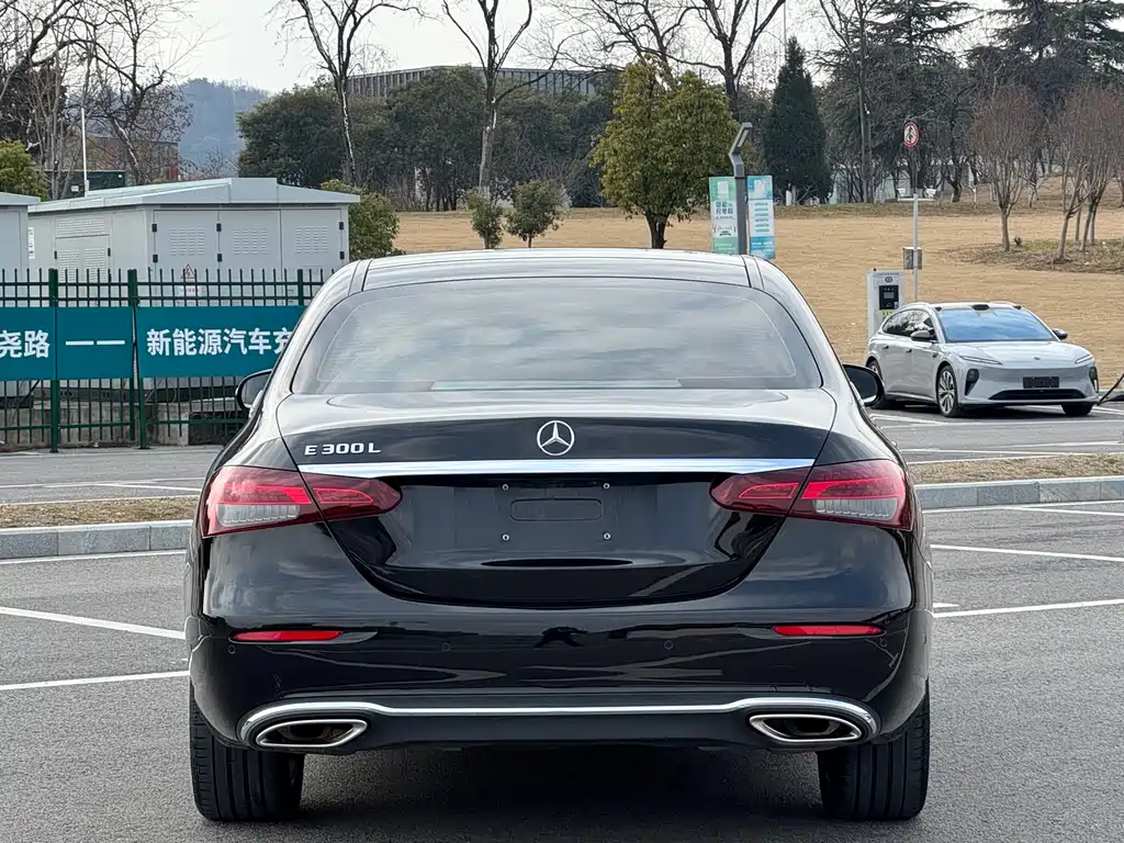 Mercedes-Benz E-Class 2022 E 300 L Luxury
