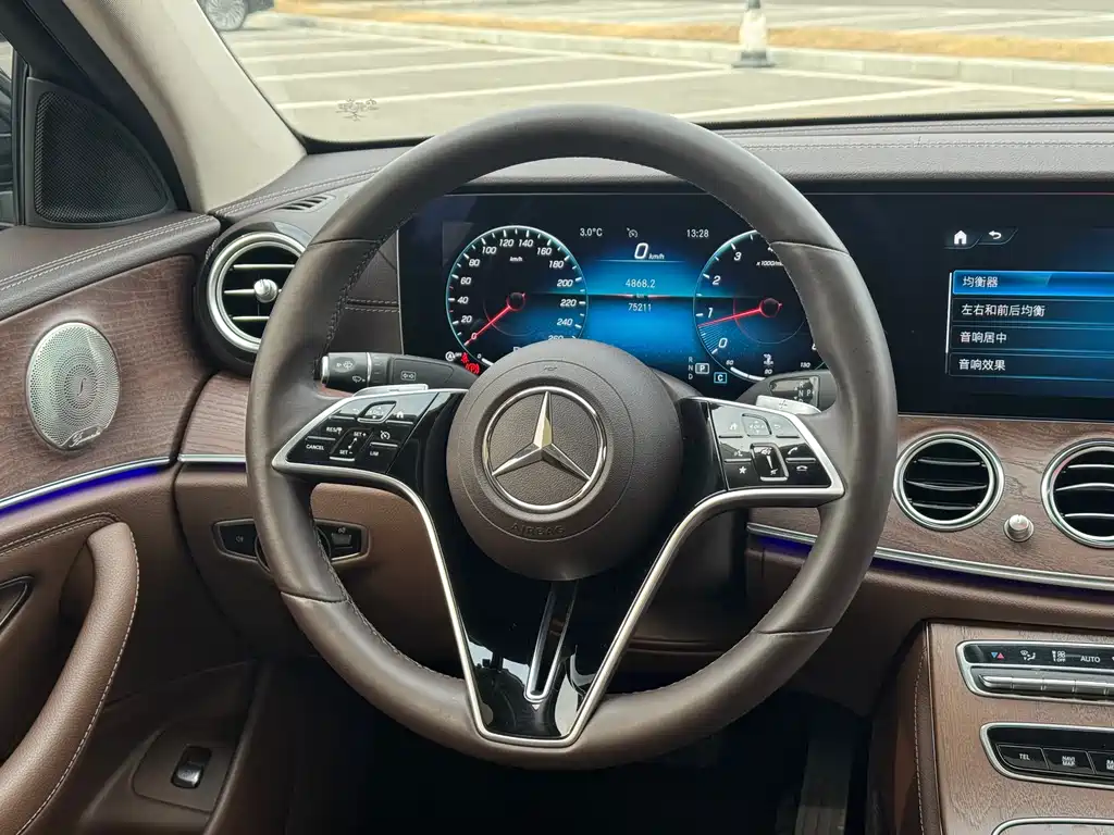 Mercedes-Benz E-Class 2022 E 300 L Luxury