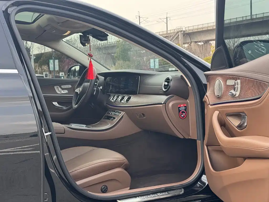 Mercedes-Benz E-Class 2022 E 300 L Luxury