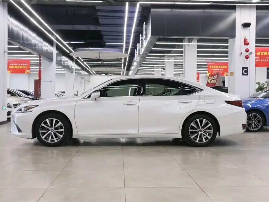 2018 Lexus ES 200 Excellence Edition China V