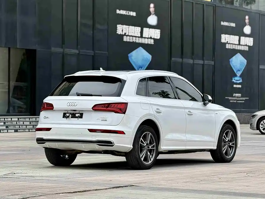Audi Q5L 2018 40 TFSI Fashion Edition