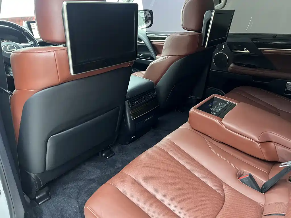 Lexus LX 2016 570 Dynamic Luxury Edition