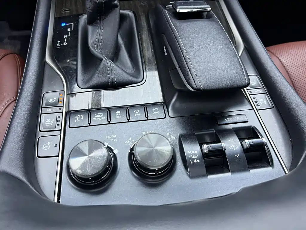 Lexus LX 2016 570 Dynamic Luxury Edition