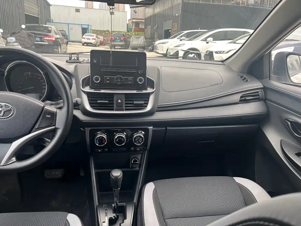 Yaris L Zhixuan 2022 Zhixuan X 1.5L CVT Leading PLUS Edition