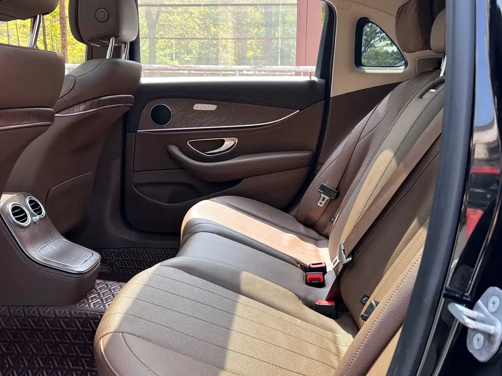 Mercedes-Benz E-Class 2023 E 260 L