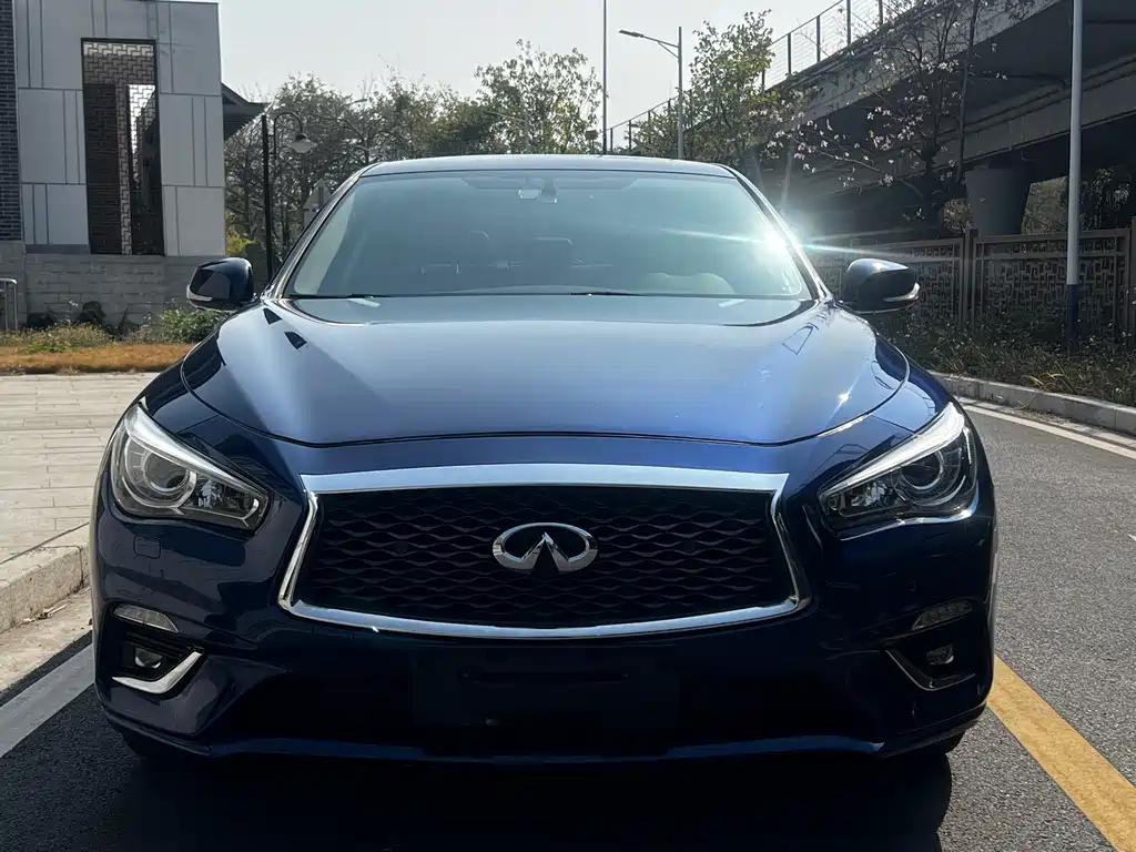 Infiniti Q50L 2.0T