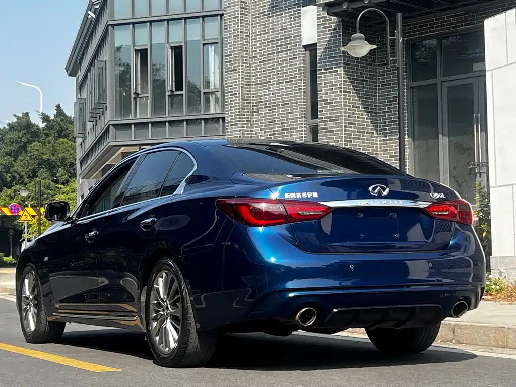 Infiniti Q50L 2.0T
