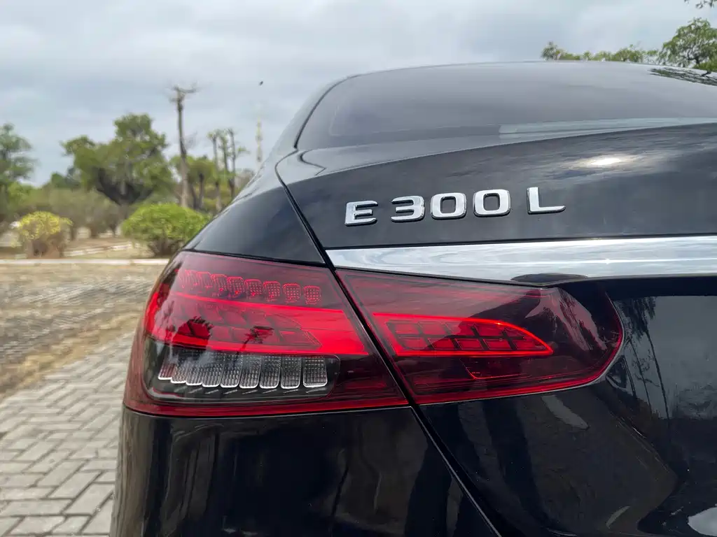 Mercedes-Benz E-Class 2022 Facelift E 300 L Fashion Edition