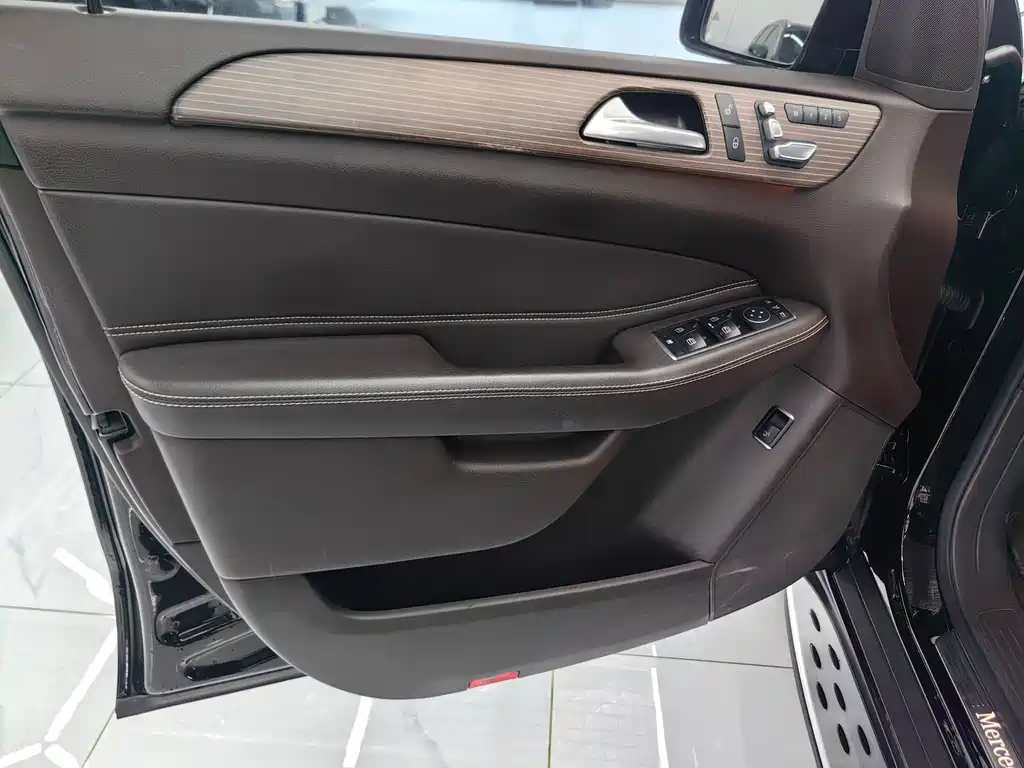 Mercedes-Benz GLE 400 4MATIC Collector's Edition