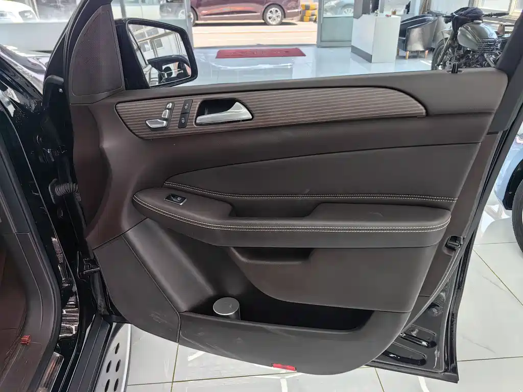 Mercedes-Benz GLE 400 4MATIC Collector's Edition