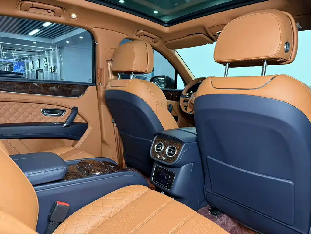 Bentayga 2016 6.0T Standard Edition