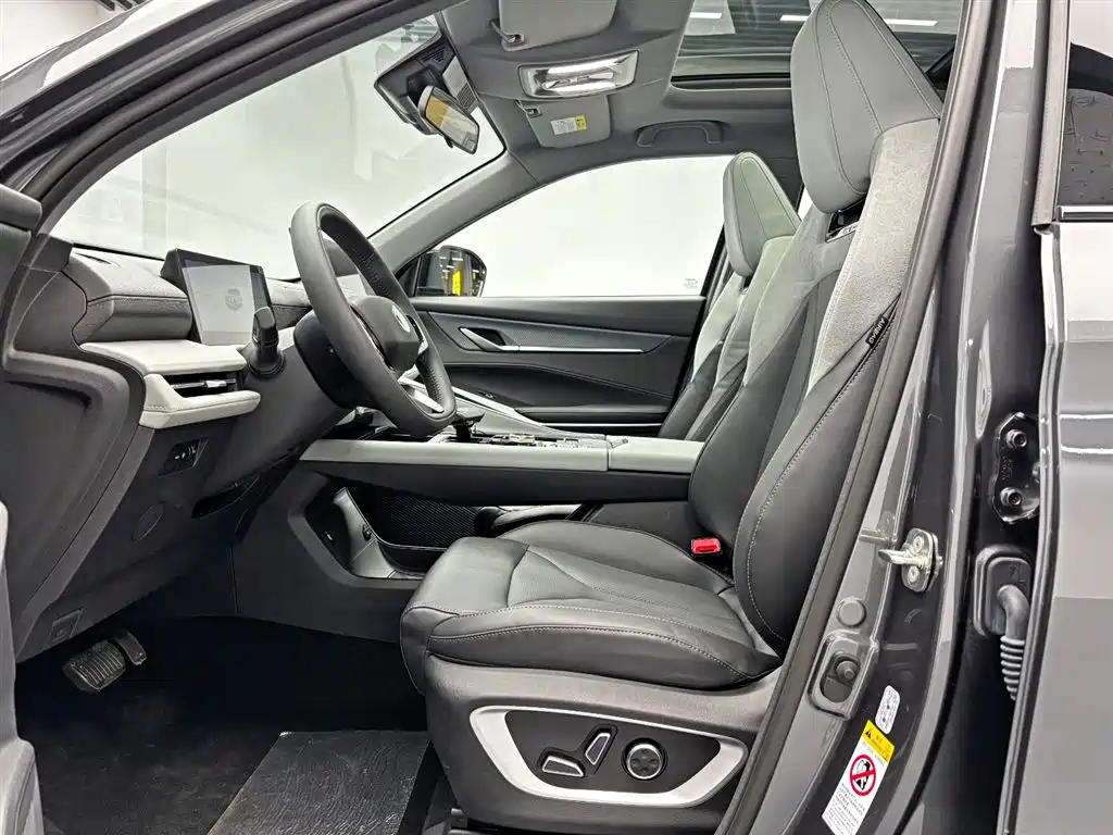 Changan CS75PLUS 2026 Smart Champion Edition 1.5T New Blue Whale Intelligent Navigation Model