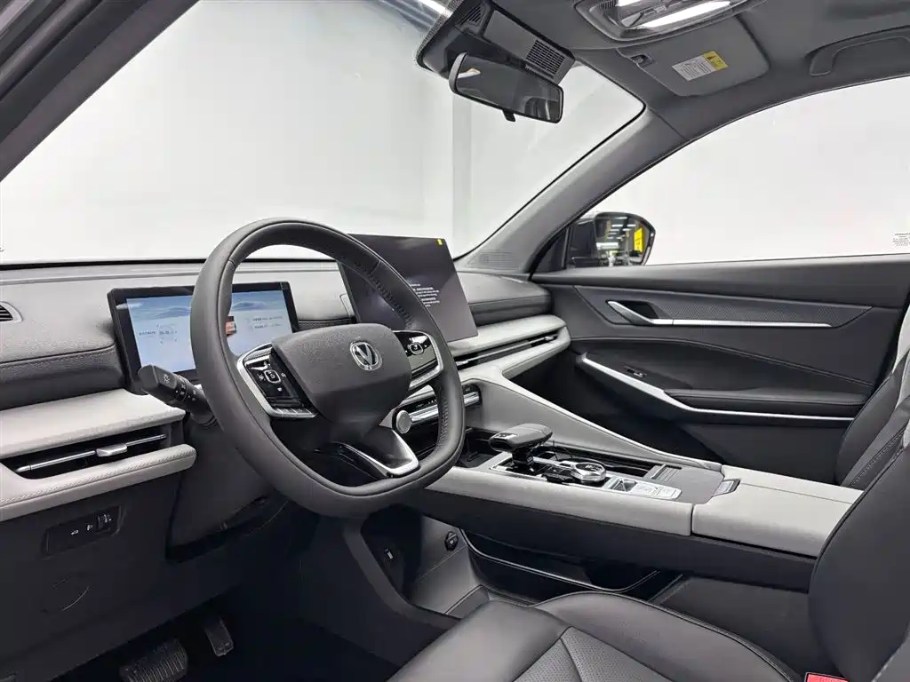 Changan CS75PLUS 2026 Smart Champion Edition 1.5T New Blue Whale Intelligent Navigation Model