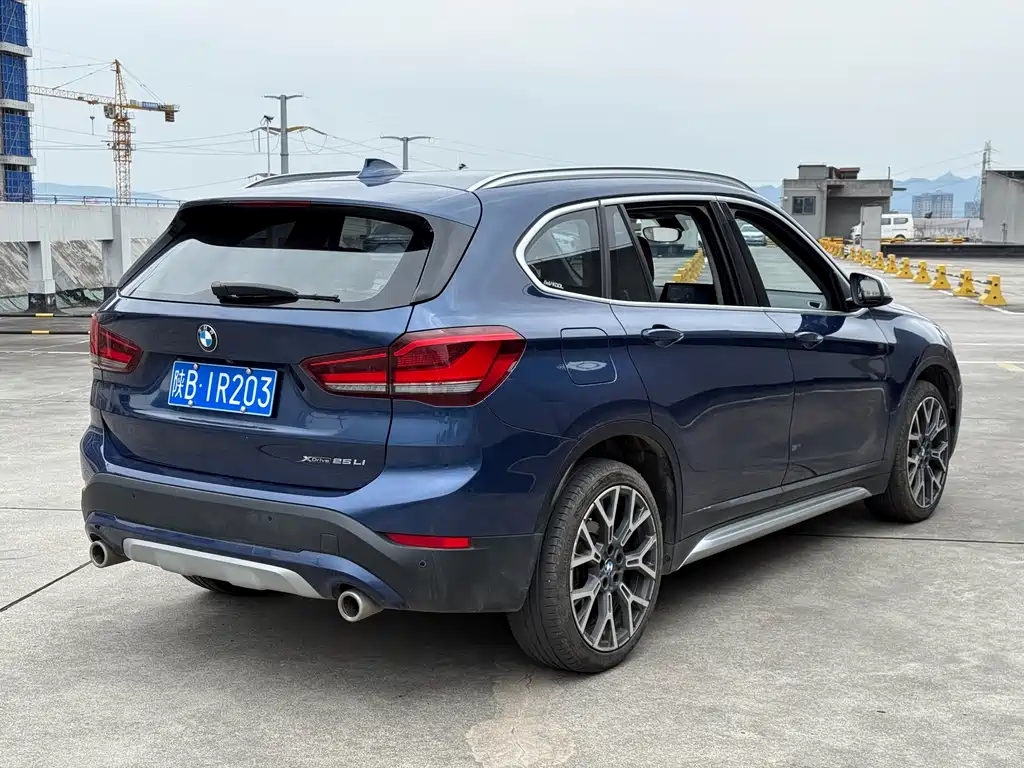 BMW X1 2021 xDrive25Li Premium Edition