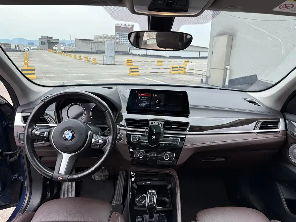 BMW X1 2021 xDrive25Li Premium Edition