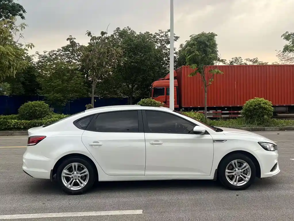 MG6 2018 20T Automatic Elite Smart Connect Edition China VI