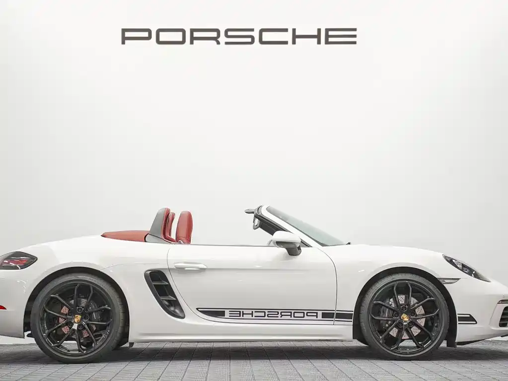 Porsche 718 Boxster 2.0T (2025)