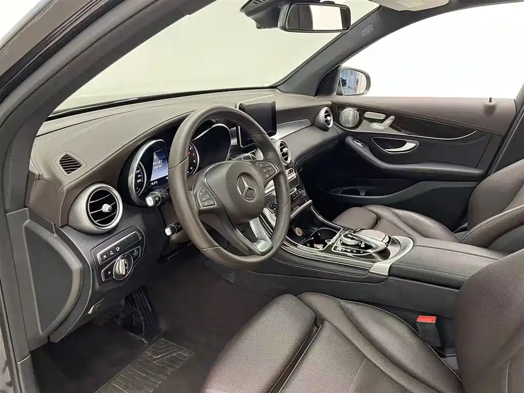 Mercedes-Benz GLC 2018 Facelift GLC 260 4MATIC Luxury