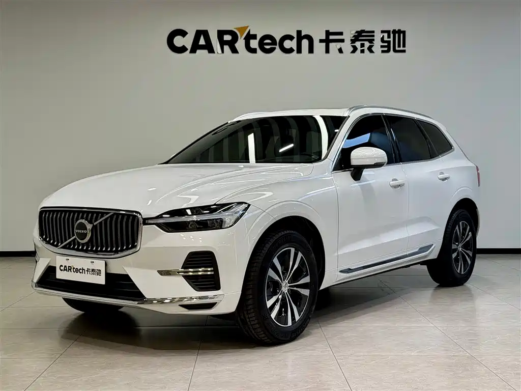Volvo XC60 2025 B5 AWD Momentum Luxury Edition