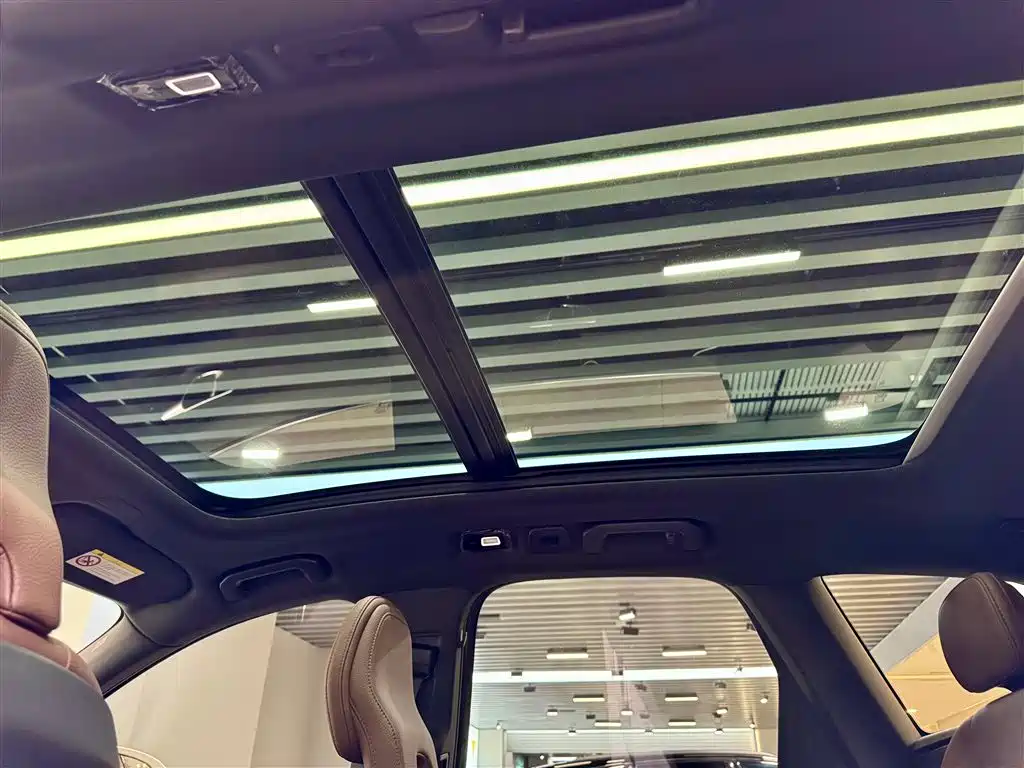 Volvo XC60 2025 B5 AWD Momentum Luxury Edition