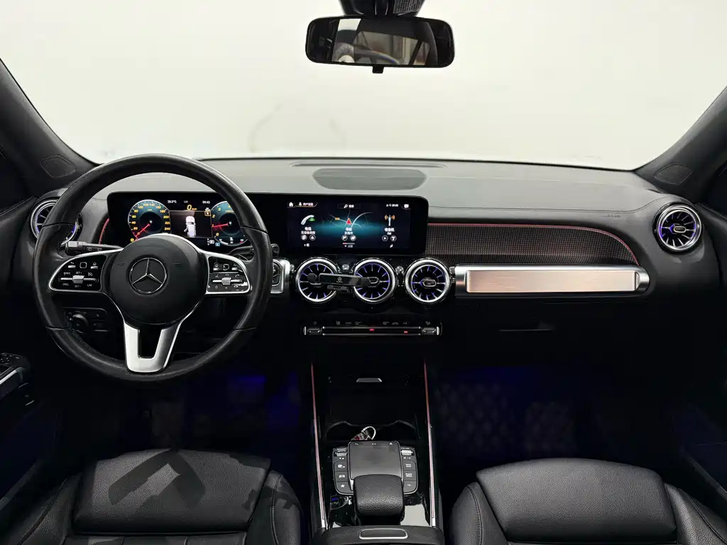 Mercedes-Benz GLB 200 2021
