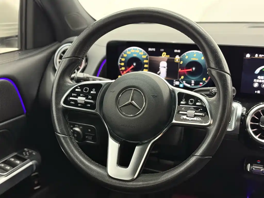 Mercedes-Benz GLB 200 2021