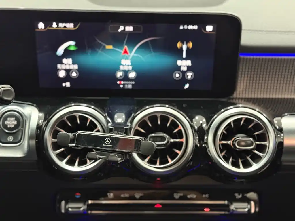 Mercedes-Benz GLB 200 2021