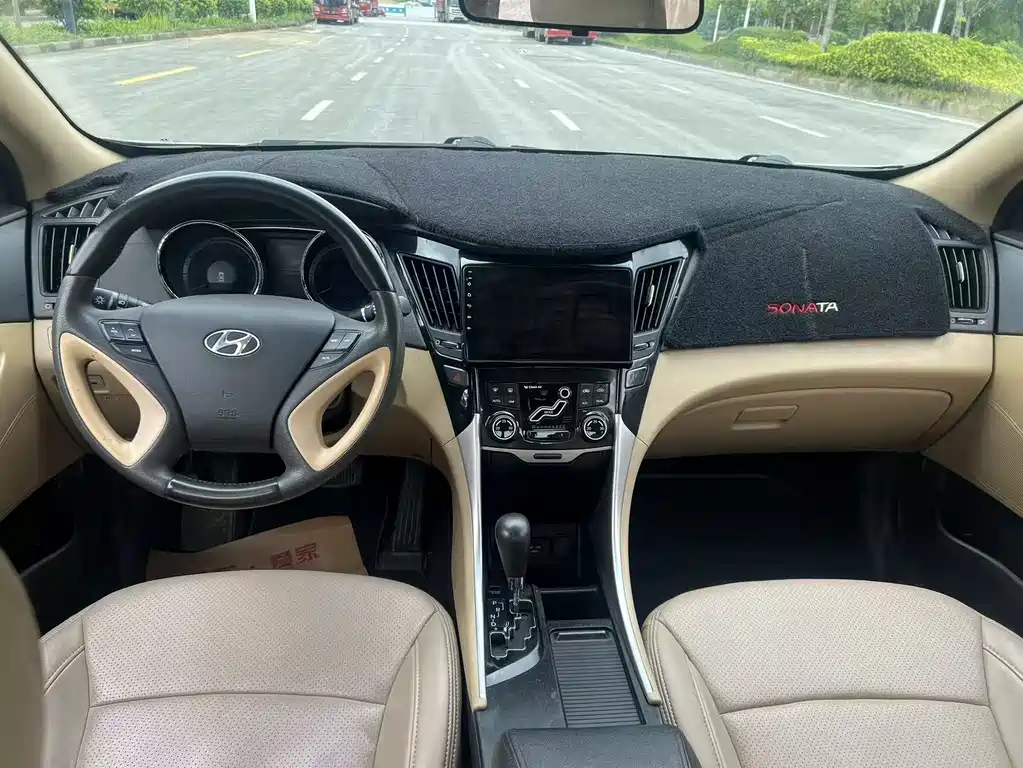 Sonata 2011 2.0L Automatic Leading Edition