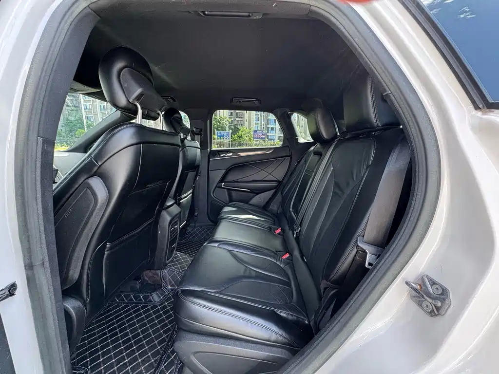 Lincoln MKC 2014 model 2.0T FWD Premium Edition