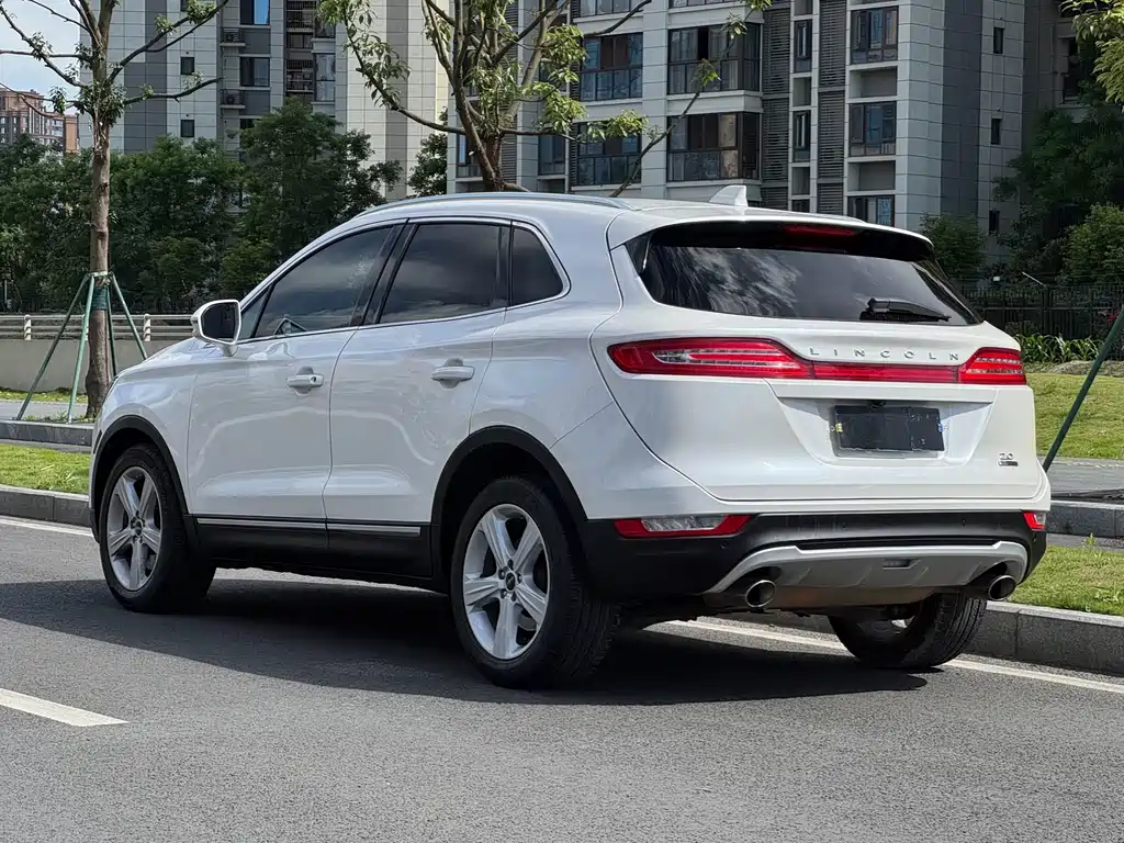 Lincoln MKC 2014 model 2.0T FWD Premium Edition