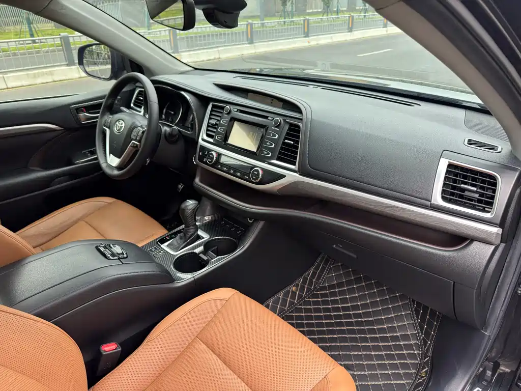 Highlander 2018 2.0T AWD Knight Edition 7-seater China VI