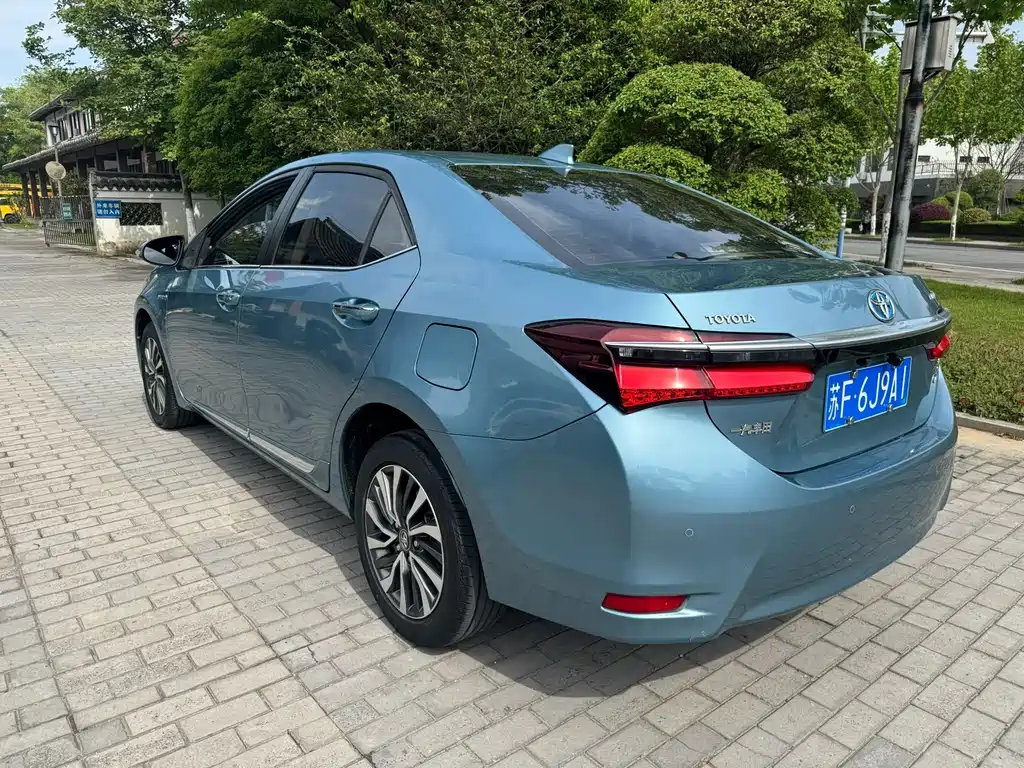 Toyota Corolla 2017 Facelift Hybrid 1.8L E-CVT Elite Edition