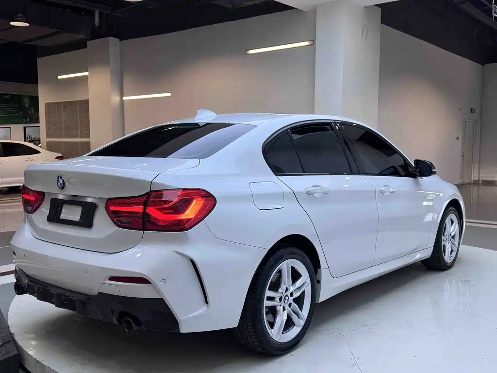 BMW 1 Series 2021 120i M Sport Night Edition