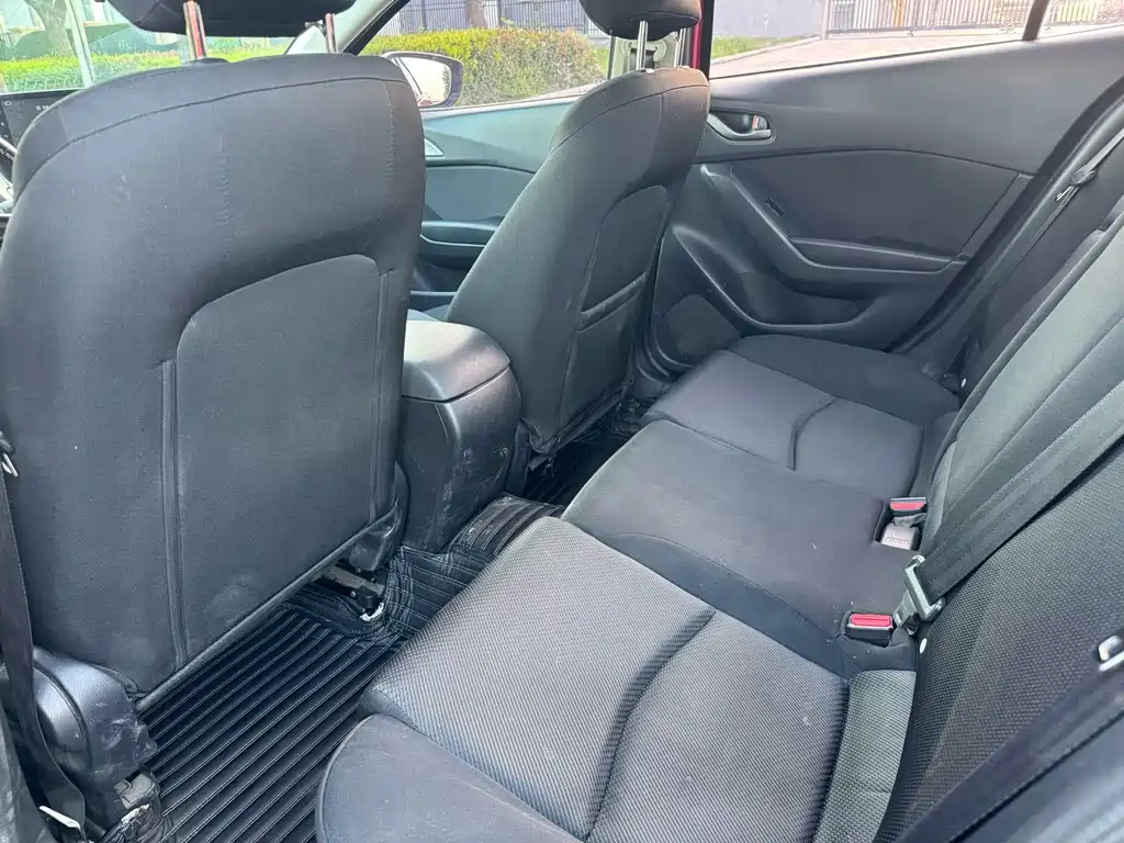 Mazda 3 Axela 2017 Sedan 1.5L Automatic Comfort Edition China V