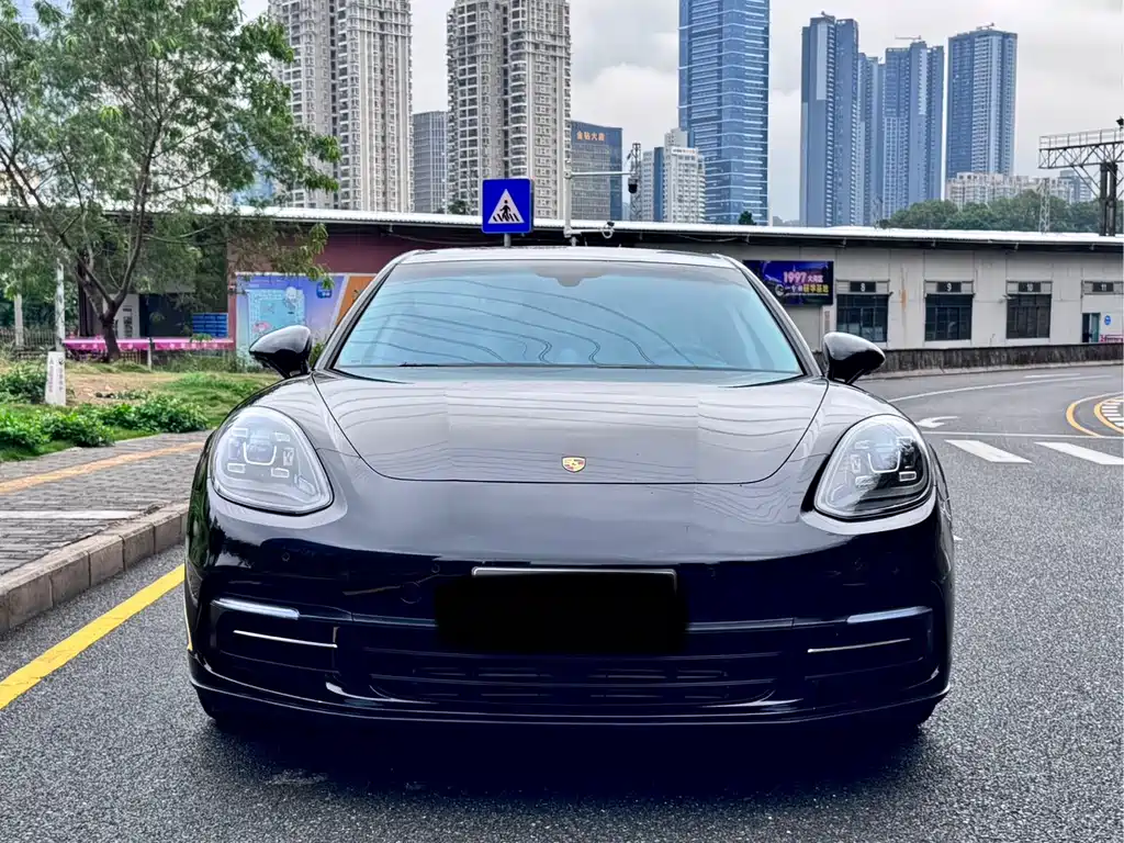 2017 Porsche Panamera Executive LWB 3.0T