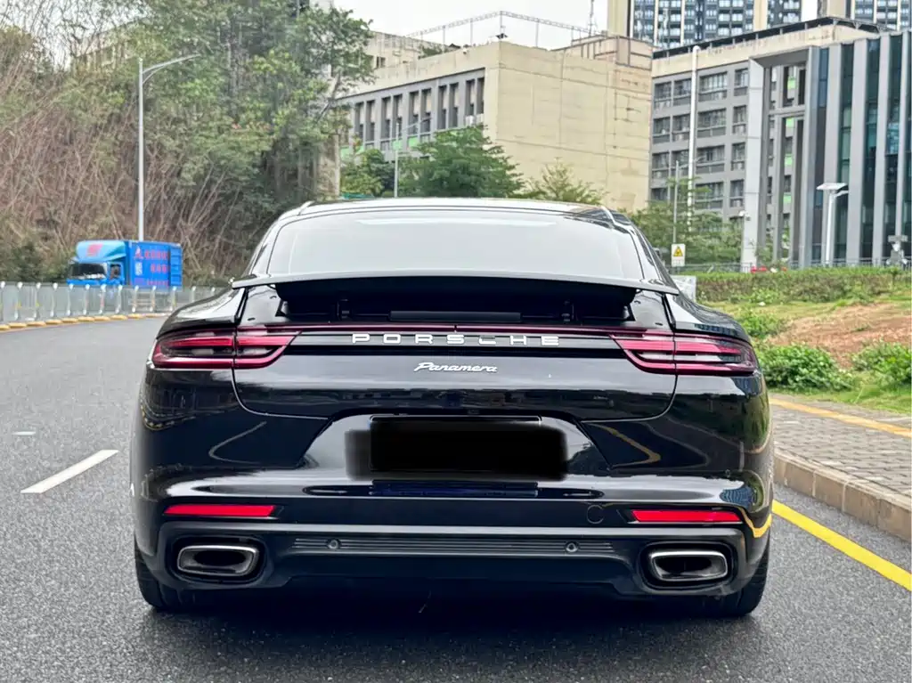 2017 Porsche Panamera Executive LWB 3.0T